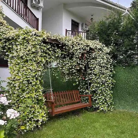Casa Bianca Villa *